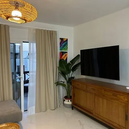 Moderno Cerca Al Mar Apartment Tias